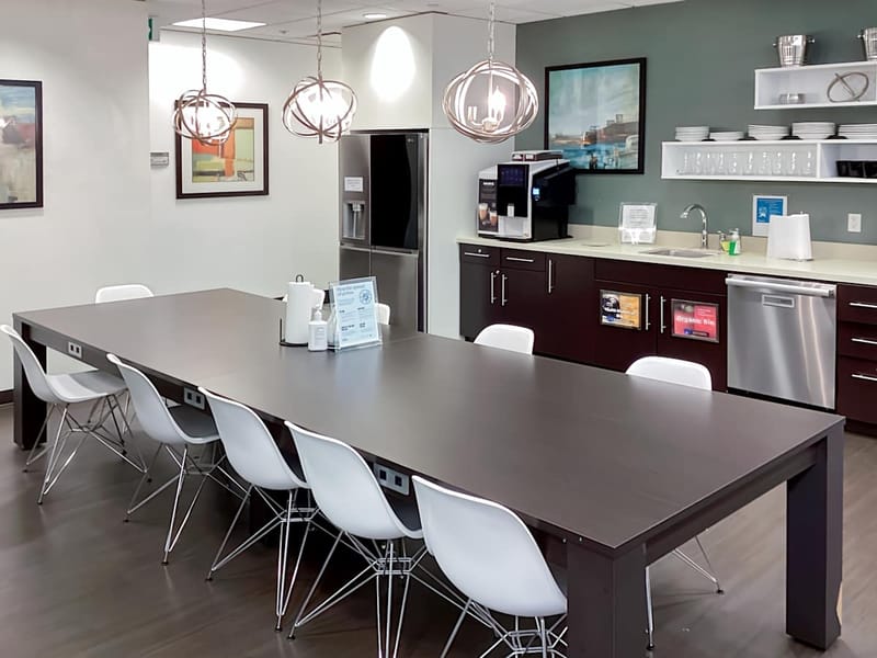 Regus - 401 Bay Street,16th Floor image 6