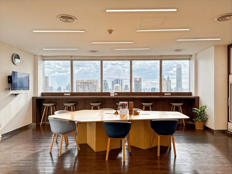 Regus - 36/F CRC Tower,All Seasons Place,87/2 Wireless Road, Phatumwan image 8