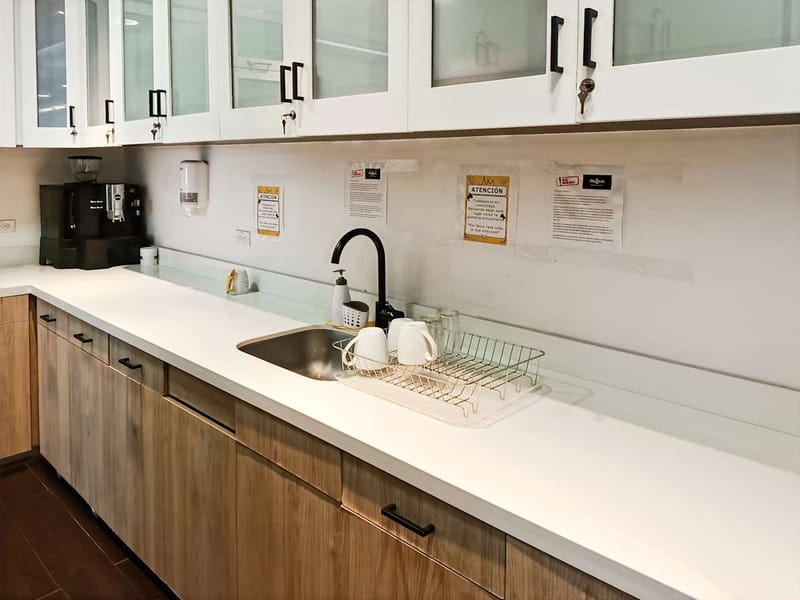 Regus - Torre Proteccion, Cra 43 a #1-50,Torre 1, 06th Floor, oficina 652 image 14