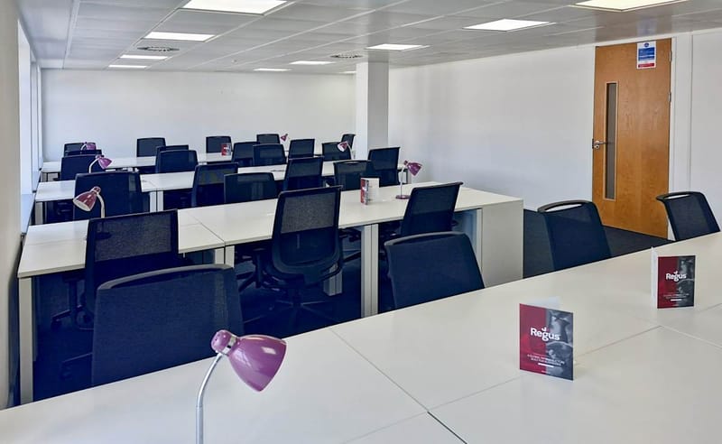 Regus - Queensbury House, 106 Queens Road image 4