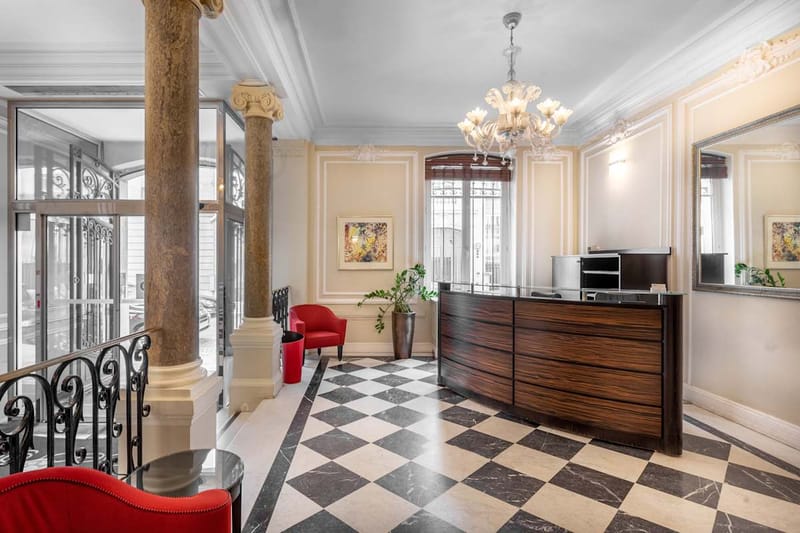Signature - 27-29 Rue de Bassano image 2