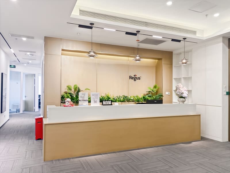 Regus - Phase II, Qianhai Shimao Financial Center,58/F of the building at Room 5801/5803,Block 3, Unit 19, Nanshan District image 2
