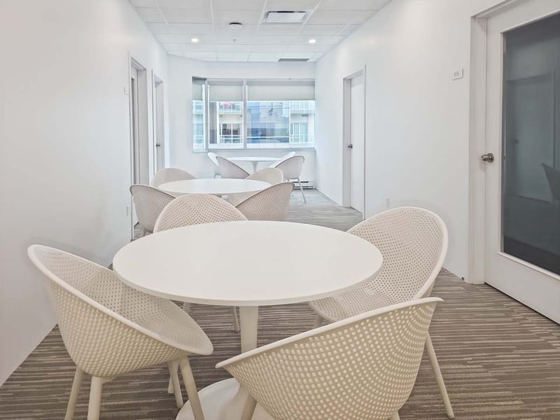 Regus - 14 Pl du Commerce,6th Floor image 4