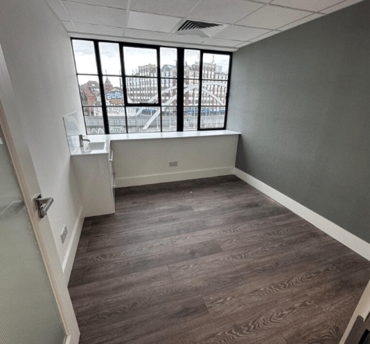 WOW Beauty - 2-4 Great Eastern St, EC2A - Shoreditch image 2