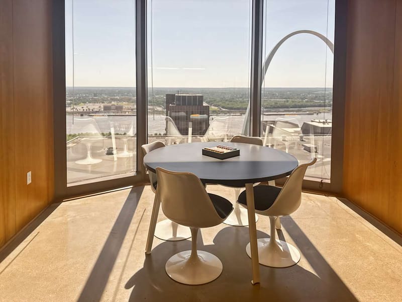 Spaces - 211 N Broadway - One Metropolitan Square image 10