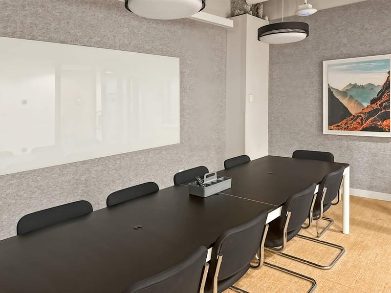 Spaces - 211 N Broadway - One Metropolitan Square image 9