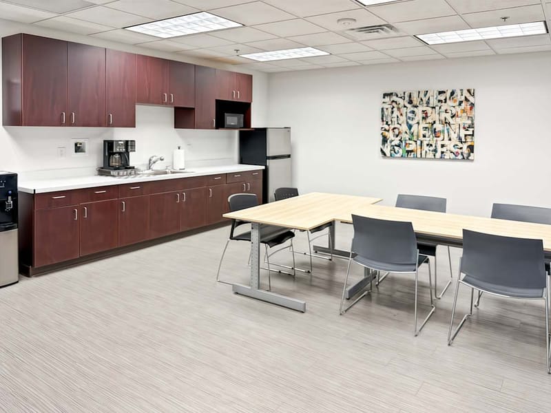 Hq - Kenmoor Ave image 6