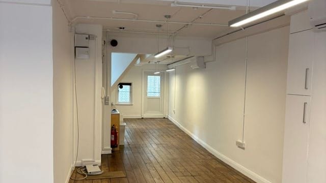Atlas Properties - Hatch (Managed 558 sqft) - 38 Poland Street, W1F 7LY - Oxford Circus image 2