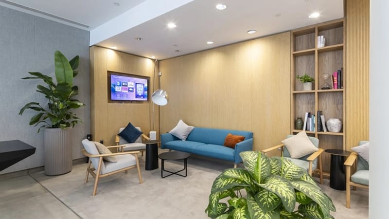 Workthere (Managed 8,091 - 8,093 sqft) - Worldwide Business Research - 129 Wilton Road, SW1V 1JZ - Victoria image 5