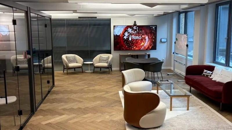 Workthere (Managed 3,612 sqft) - 22 Ganton Street, W1F 7BY - Oxford Circus image 4