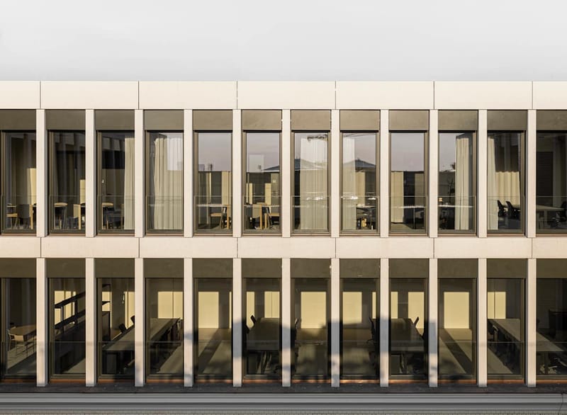 Signature - Unter den Linden 40 image 11