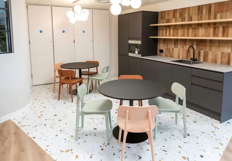 BASE (Managed 3,487 Sqft) - Heron House - 10 Dean Farrar Street, SW1H 0DX - St. James's Park image 5