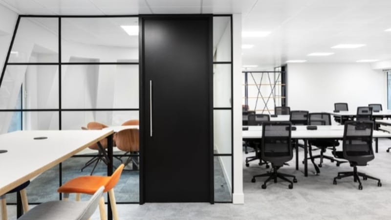 Made-re (Managed 2,563 sqft) - 1 George Yard, EC3V 9DF - Bank image 2