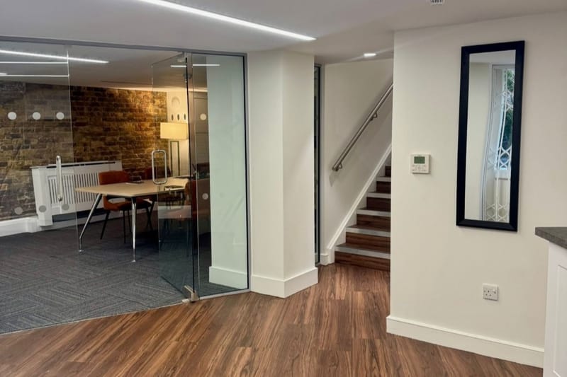 One Avenue Group Limited  (Managed 1,784 sqft) - Saxon House - 50 Southwark Street, SE1 1UN - Borough image 11