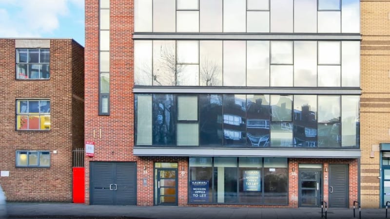 Made-re (Managed 2,378 sqft) - Whitehorse Mews - 35A Westminster Bridge Road, SE1 7JB - Southbank image 3