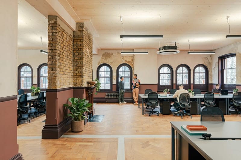 Workthere (Managed 334 - 2,584 sqft) - Walworth Town Hall - 151 Walworth Road, SE17 1RS - Elephant and Castle image 3