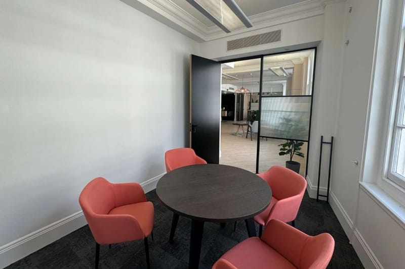 Workthere (Managed 3,504 - 3,608 sqft) - 29-30 Cornhill, EC3V 3ND - Bank image 3