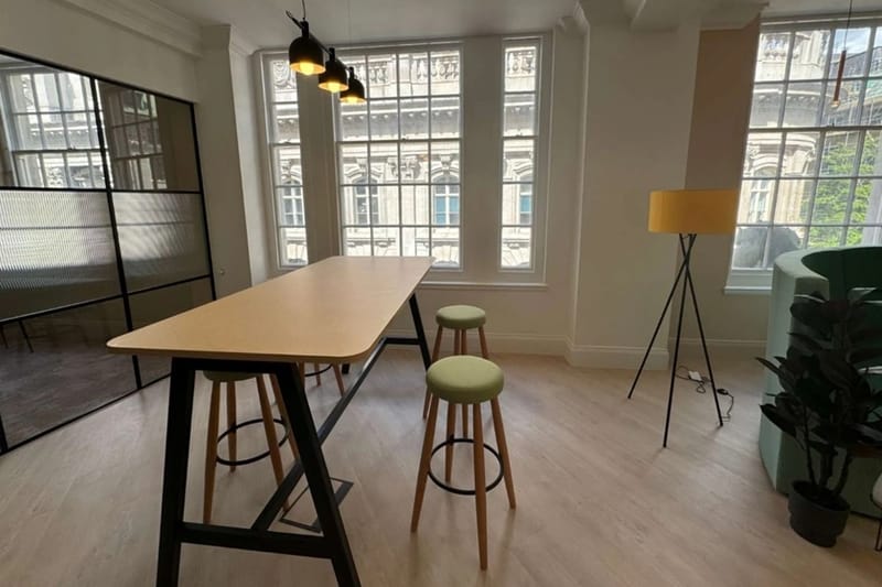 Workthere (Managed 3,504 - 3,608 sqft) - 29-30 Cornhill, EC3V 3ND - Bank image 4