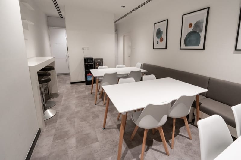 One Space - Golden Mile Galleria - Palm Jumeirah Road, Dubai image 3