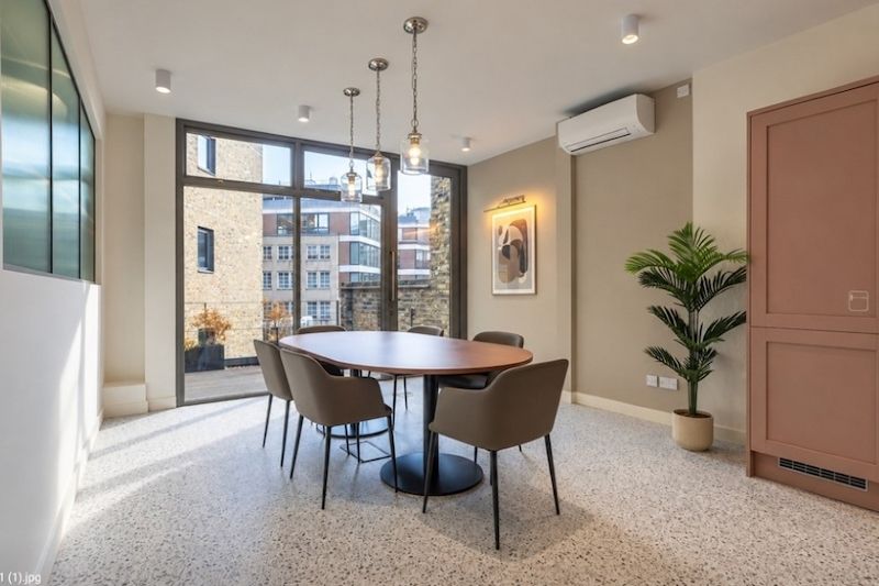 Workthere (Managed 1,453 sqft) - 4 Snow Hill, EC1A 2DJ - Farringdon image 8