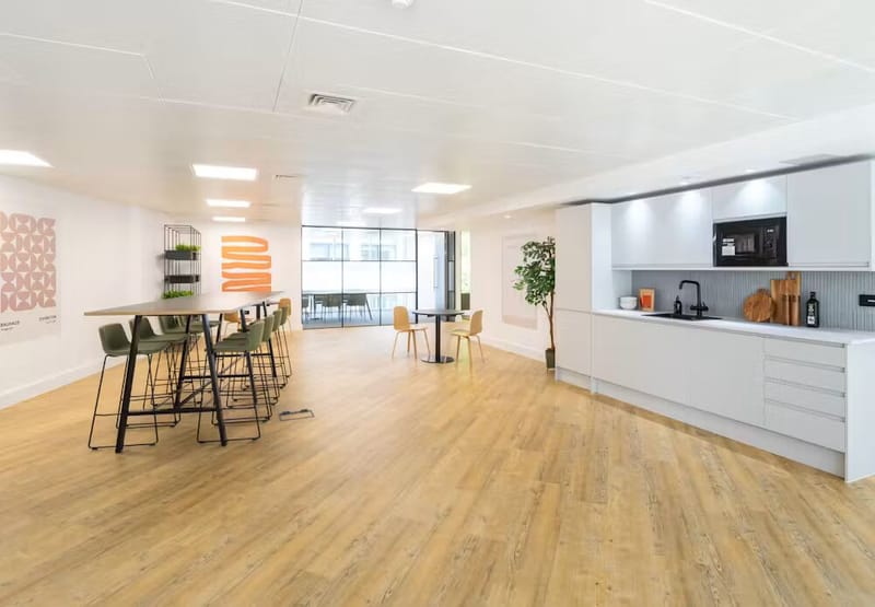 BASE (Managed 3,399 - 3,401 sqft) - Lloyds Avenue House - 10 Lloyds Avenue, EC3N 3AJ - Fenchurch Street image 3
