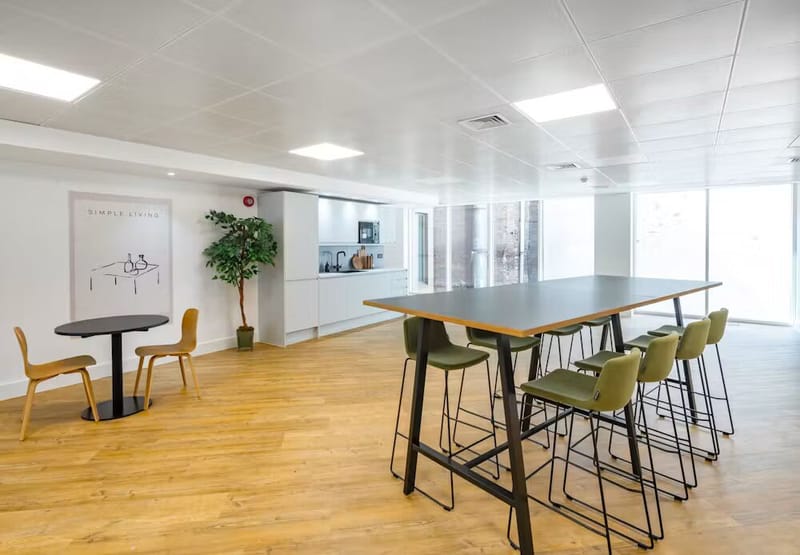 BASE (Managed 3,399 - 3,401 sqft) - Lloyds Avenue House - 10 Lloyds Avenue, EC3N 3AJ - Fenchurch Street image 4