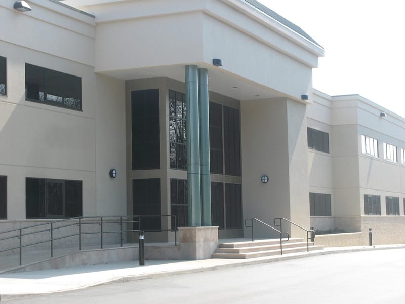 Global Office Suites - Expressway Plaza - 1600 Express Drive South, Hauppauge - NY image 3