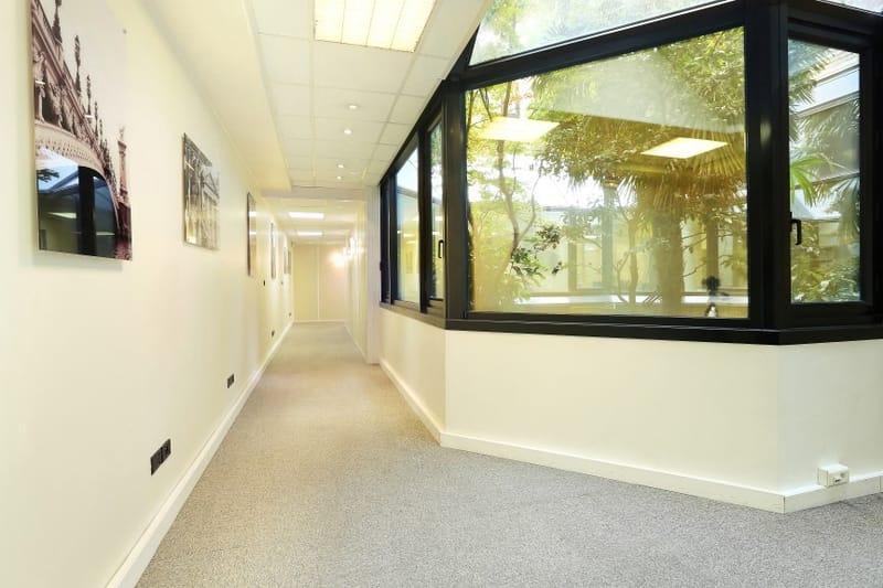 Regus - Iena - Rue Amiral Hamelin - Paris image 9