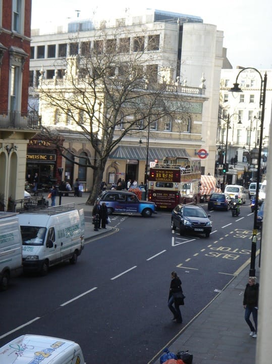F. Baroukh 1988 Personal Settlement 107 - 109 Gloucester Road, SW7 - South Kensington image 4
