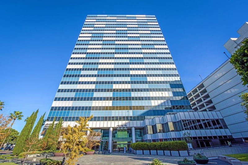 Premier Workspaces - ELS - El Segundo - CA - 222 N. Pacific Coast Highway - 222 N Sepulveda Blvd image 7