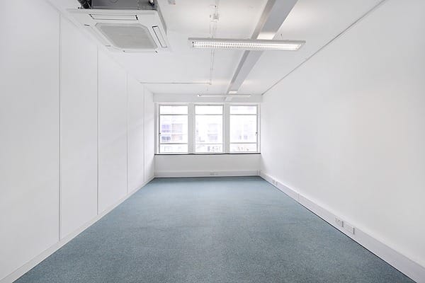 Workspace (Managed 317 - 1,060 sqft) - Q West - Great West Road, TW8 - Brentford image 4