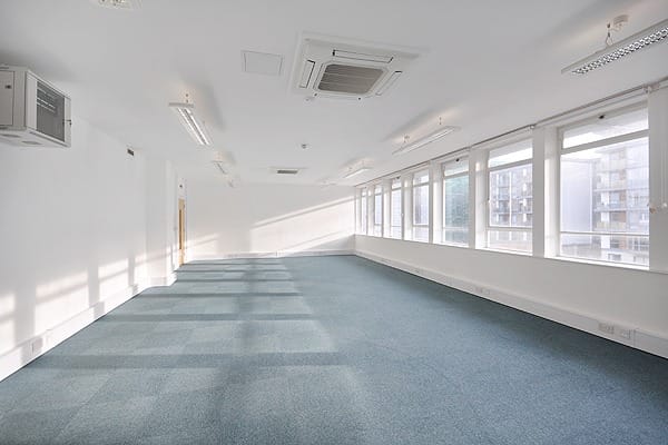 Workspace (Managed 317 - 1,060 sqft) - Q West - Great West Road, TW8 - Brentford image 6