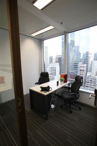 Compass Offices - Man Yee Building - Des Voeux Road, Central - Hong Kong image 5