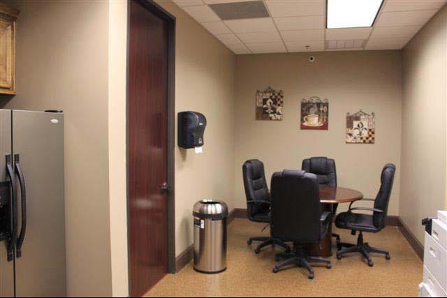 Sugarcreek Executive Suites - Sugarcreek Center Blvd - Sugarland - TX image 4