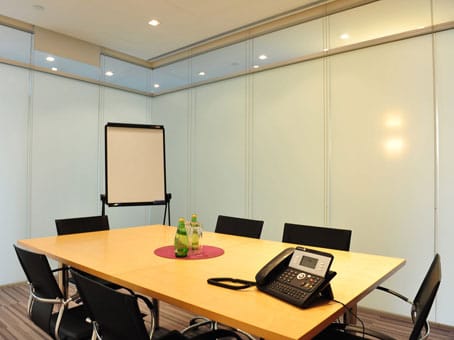 Regus - Hong Kong Entertainment Building - 30 Queen's Road, Central - Hong Kong image 4