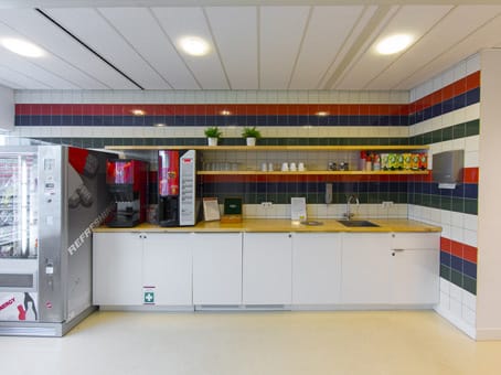 Regus - Utrecht, Central Station - Graadt van Roggenweg, Utrecht image 11