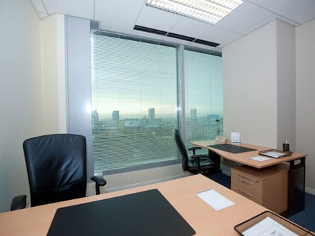 Regus - Warsaw Financial Centre - Ul. Emilii Plater, Warsaw image 4