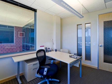 Regus - Park Bank Plaza - 2810 Crossroads Drive - Madison - WI image 7