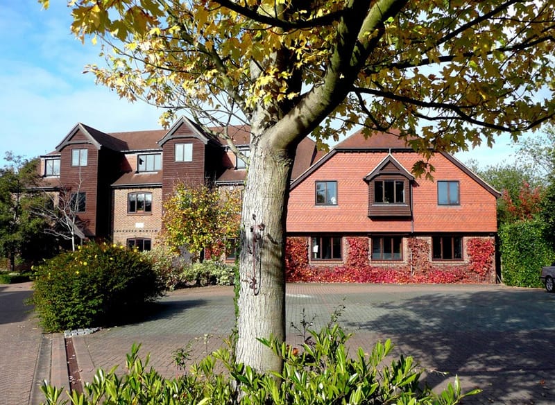 The Granary - Waverley Lane, GU9 - Farnham image 2