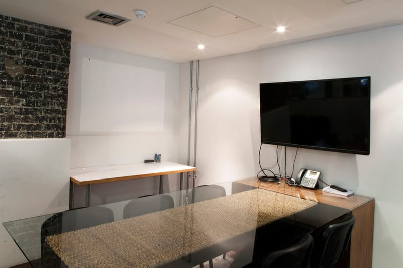 Knights Court Serviced Office - Knights Court - St John's Square, EC1 - Farringdon image 5
