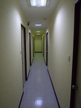 TEAM BUSINESS CENTER - MURGESA NAICKER OFFICE COMPLEX - GREAMS ROAD - CHENNAI image 5