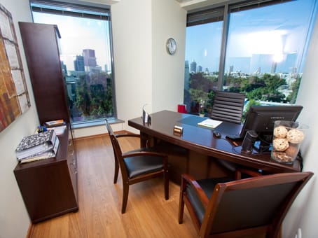 Regus - Museum Tower - Berkovitz - Beit Hapraklitim - Tel Aviv image 4