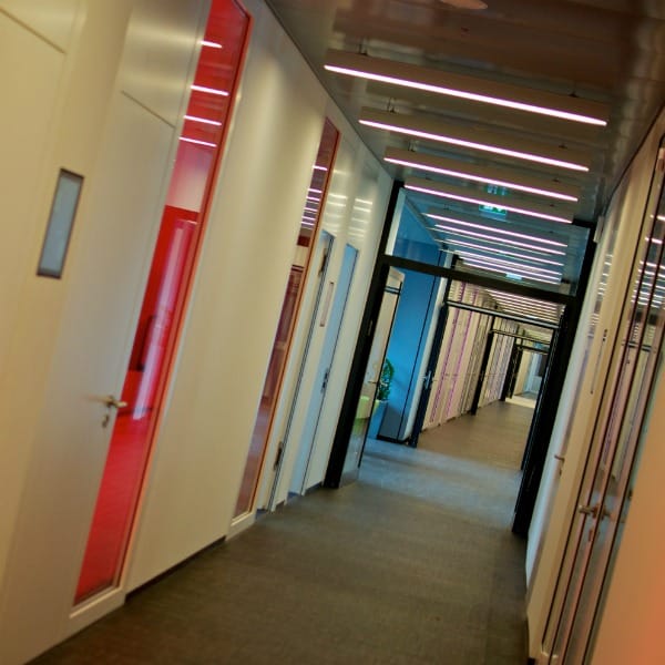 Plug and Work (Regus) - Mainzer Landstrasse 49 - Frankfurt image 5