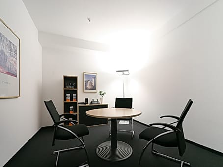 Regus - 7 Kossuth Lajos Street - Budapest image 3