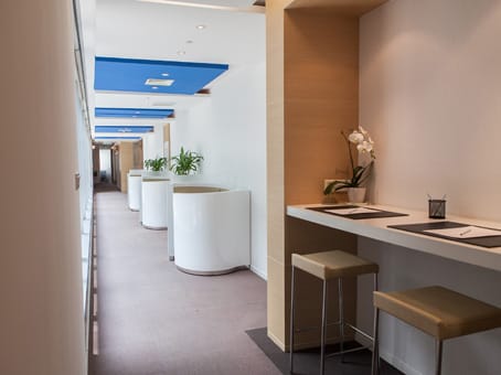 Regus - The Headquarters Building - Middle Xizang Road - Huangpu District - Shanghai image 6