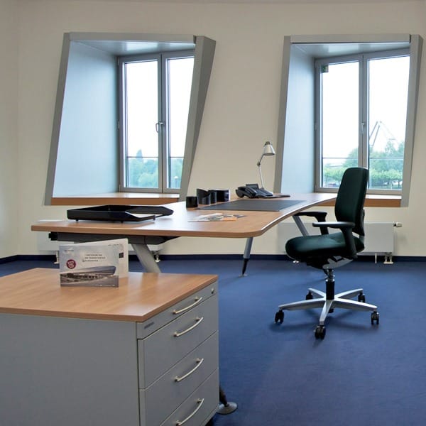 Plug and Work (Regus) - Königsallee - Düsseldorf image 8
