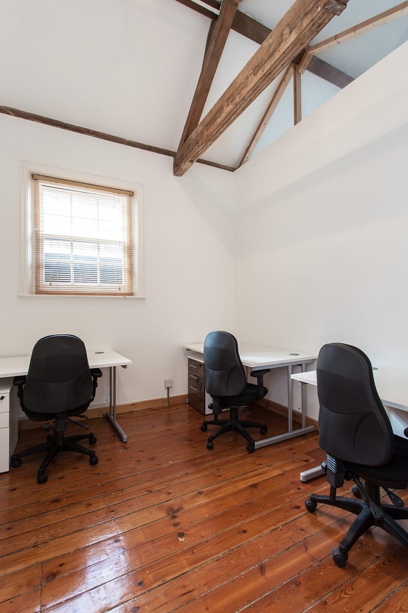 London and Hampstead Serviced Offices Limited - 25-27 Heath Street, NW3 - Hampstead image 3