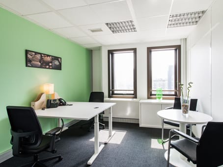Regus - 65 Rue des trois fontanot - Nanterre - Ile-de-France image 4