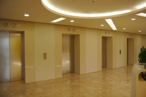 Sunrising Business Center - SOHO Zhongshan Plaza - 1065 West Zhongshan Road - Changning District - Shanghai image 9