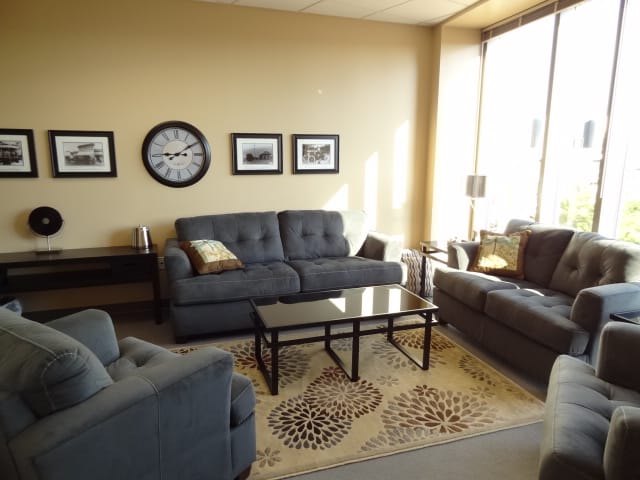 Beaverton Round Executive Suites - 12725 Southwest Millikan Way - Beaverton - OR image 3